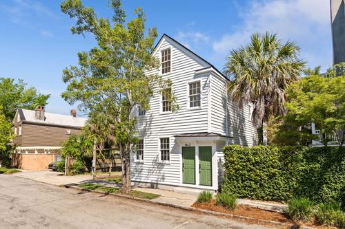 2 Henrietta St, Charleston, SC, 29403-6638 | Card Image