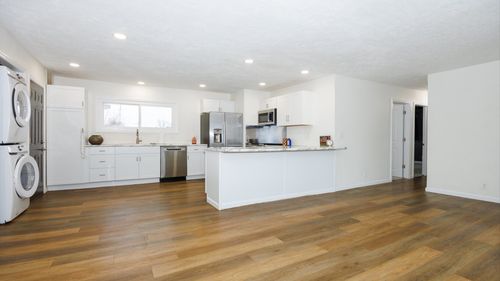 1104 Redwood Ave, Bloomington, IL, 61701-6954 | Card Image