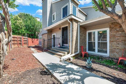 2724 Meadowstone Ct, Carrollton, TX, 75006-4761 | Card Image