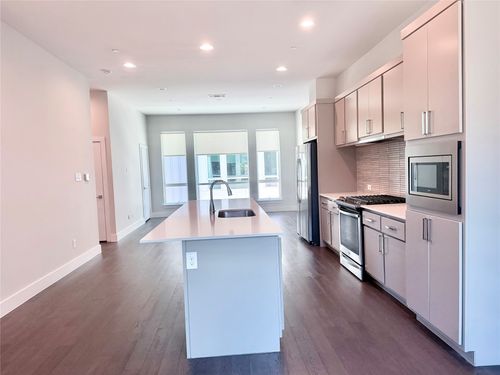 205-1771 Mccoy St, Dallas, TX, 75204-4233 | Card Image