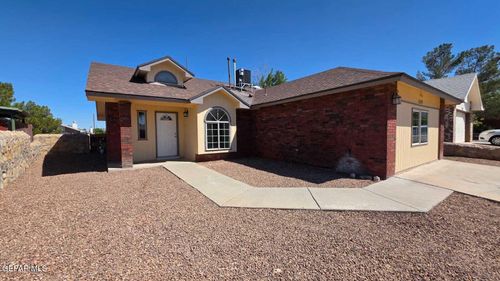 1529 Plaza Verde Dr, El Paso, TX, 79912-8428 | Card Image