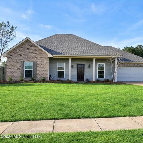 151 Stratford Dr, Madison, MS, 39110-7815 | Card Image