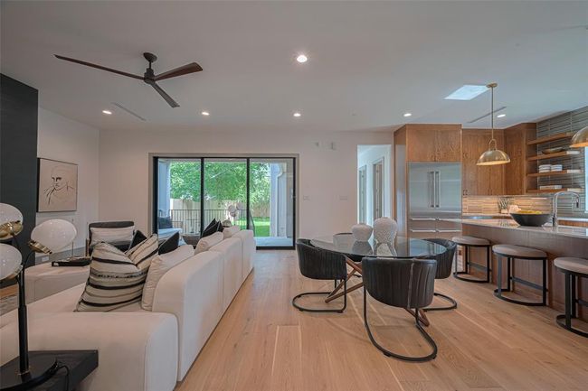 5200 Beech St, House other with 5 bedrooms, 7 bathrooms and 2 parking in Bellaire TX | Image 12