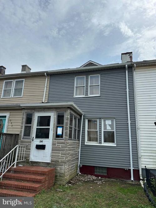 241 Colgate Ave, DUNDALK, MD, 21222-4211 | Card Image