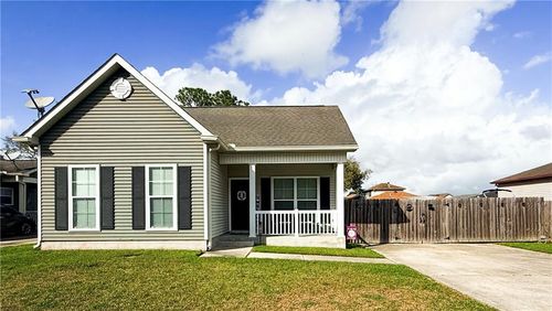 2740 Village Ct, Marrero, LA, 70072-8619 | Card Image