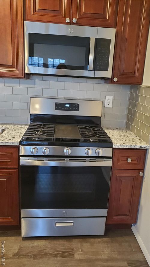 460 Old Town Rd, Port Jefferson Station, NY, 11776-2200 | Card Image