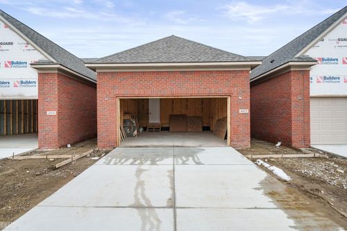 48832 Birmingham Dr, New Baltimore, MI, 48047-4599 | Card Image