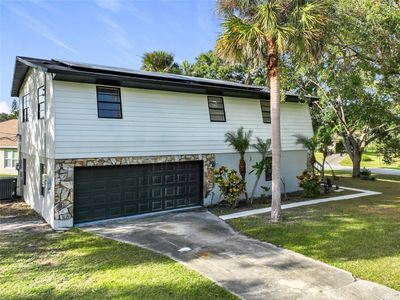 566 Evergreen Street Ne, House other with 3 bedrooms, 2 bathrooms and null parking in Palm Bay FL | Image 1