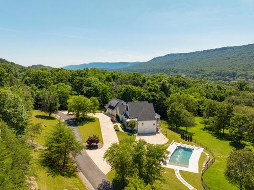 527 Reads Lake Road, Chattanooga, TN, 37415 | Card Image