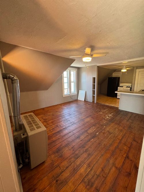 3-354 Spruce Street, Manchester, NH, 03103 | Card Image