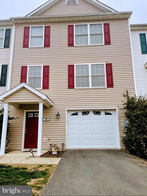 105 Windmill Ln, WINCHESTER, VA, 22602-6194 | Card Image