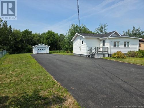 862 Rue Principale, Beresford, NB, E8K2G8 | Card Image