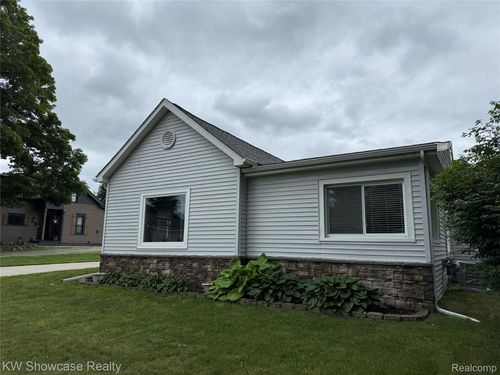 134 2nd St, Metamora, MI, 48455-9787 | Card Image