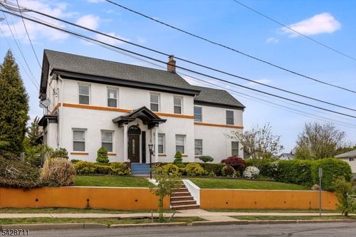 200 Washington Ave, Clifton, NJ, 07011-3231 | Card Image
