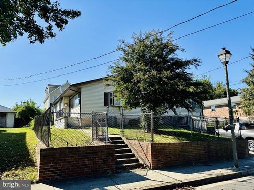 1942 S Lowell Street, ARLINGTON, VA, 22204 | Card Image