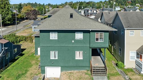220 W 4th St, Aberdeen, WA, 98520-3944 | Card Image