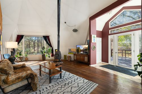 136 Overlook Rd, Santa Fe, NM, 87505-8127 | Card Image