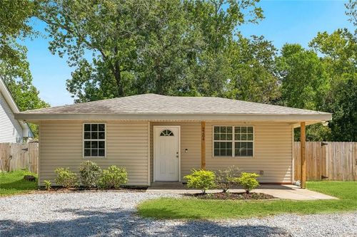 2204 Robin St, Slidell, LA, 70460-6640 | Card Image