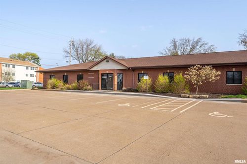 2440 Tech Dr, Bettendorf, IA, 52722-7004 | Card Image