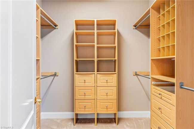 Walk in Closet | Image 27