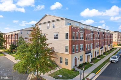 22677 Verde Gate Terrace, Condo with 3 bedrooms, 2 bathrooms and null parking in BRAMBLETON VA | Image 1