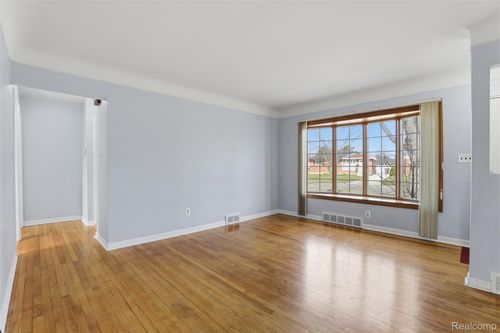 31651 Grant St, Wayne, MI, 48184-2200 | Card Image