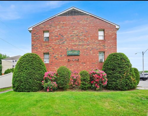 3c-1304 Elm St, West Springfield, MA, 01089-1843 | Card Image