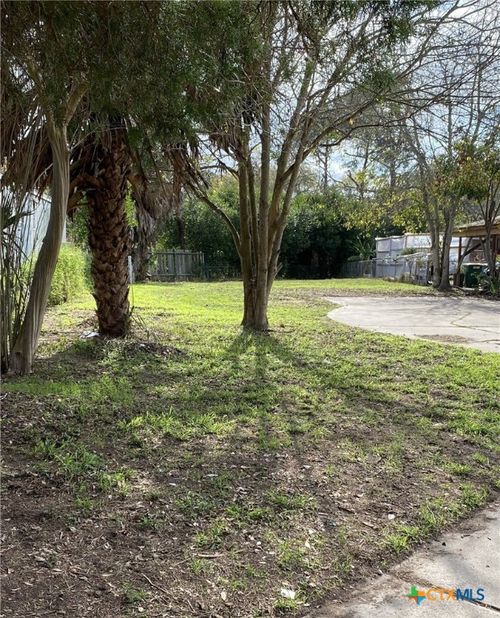 717 Blyth Rd, Victoria, TX, 77904-2769 | Card Image