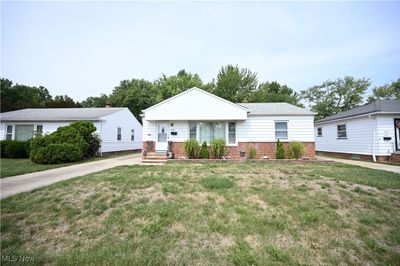 15521 Steinway Boulevard, House other with 3 bedrooms, 1 bathrooms and null parking in Maple Heights OH | Image 2