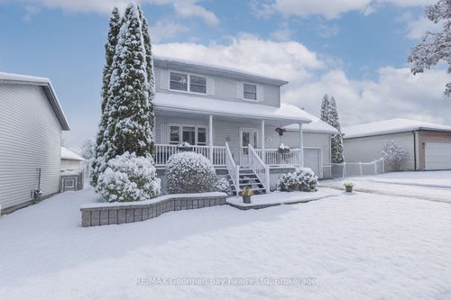 9 Copeland St, Penetanguishene, ON, L9M1K3 | Card Image