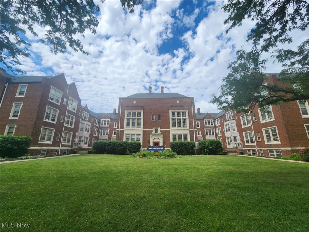 Van Aken Blvd, Cleveland, OH 44120 #1