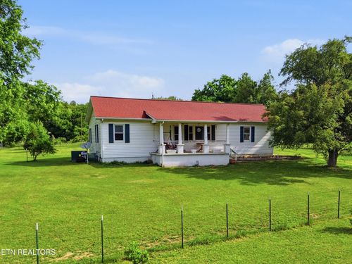 824 Oliver Springs Hwy, Clinton, TN, 37716-5357 | Card Image