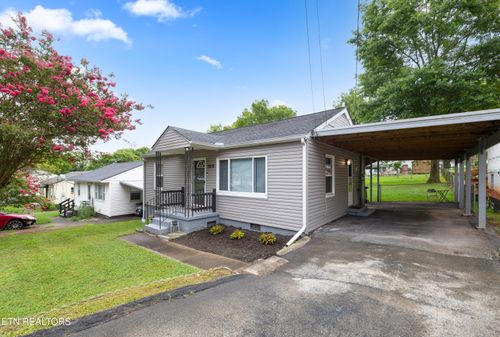 2208 Chester St, Knoxville, TN, 37915-2214 | Card Image