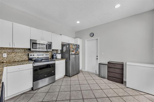 3765-3765 San Simeon Cir, Weston, FL, 33331-5051 | Card Image