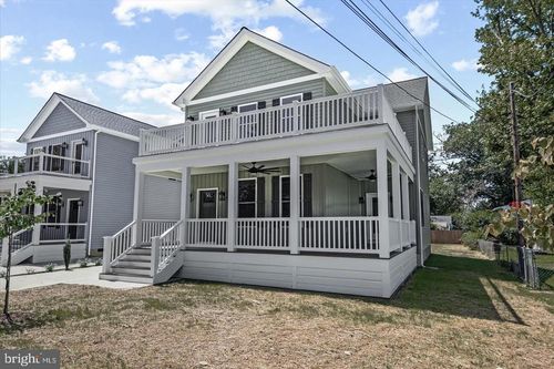 702 Taggart St, COLONIAL BEACH, VA, 22443-2111 | Card Image