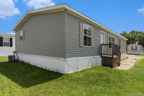 184 Pheasant Ct, Grand Blanc, MI, 48439-8191 | Card Image