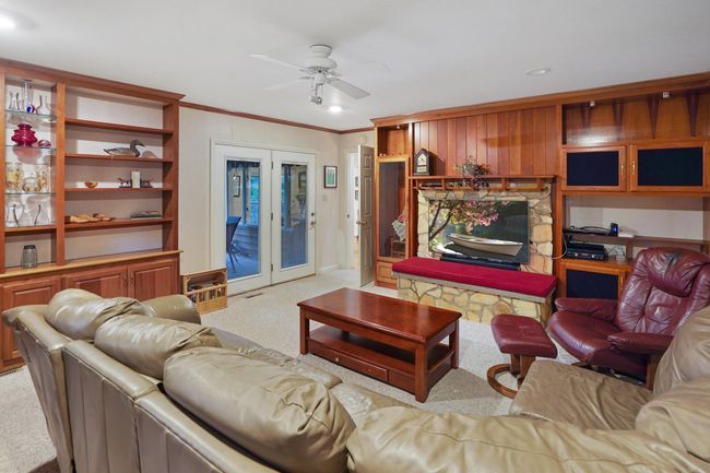 Den/Office | Image 27