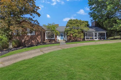 1 Bonnieview Dr, Beaver Falls, PA, 15010-3023 | Card Image