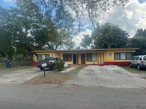 2360 Nw 98th Street, Miami, FL, 33147 | Card Image