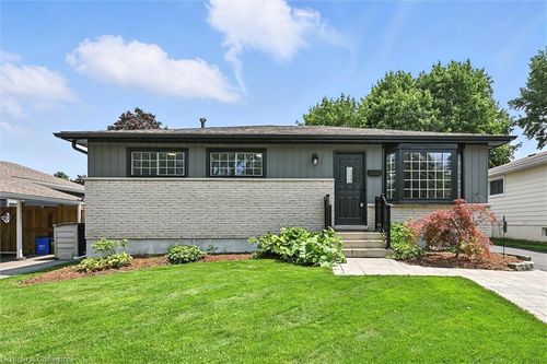 2100 Falmouth Terr, Burlington, ON, L7P1X9 | Card Image