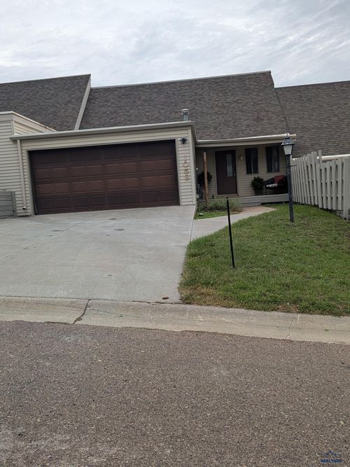 1058 Woodridge Dr, Rapid City, SD, 57701 | Card Image