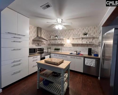 608 Elm Ave, Columbia, SC, 29205-3909 | Card Image