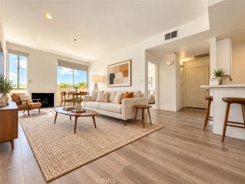 112-19350 Sherman Way, Reseda, CA, 91335-3764 | Card Image