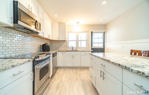 unit-2a-2768 Madison Ave, Bridgeport, CT, 06606-2080 | Card Image