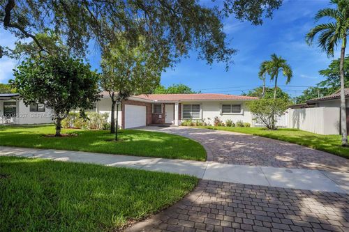 14375 Lake Candlewood Ct, Miami Lakes, FL, 33014-3015 | Card Image