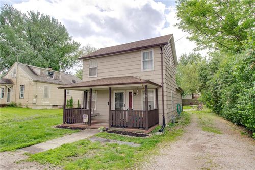 404 Short St, Jerseyville, IL, 62052-1745 | Card Image