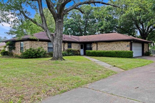 2803 Amberwood Dr, Longview, TX, 75605 | Card Image