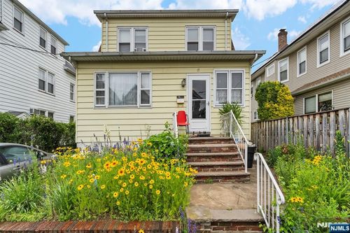 17 Bond St, Wallington, NJ, 07057-1207 | Card Image