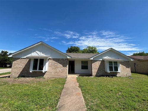 1153 Tracy Ln, Lancaster, TX, 75134-3011 | Card Image