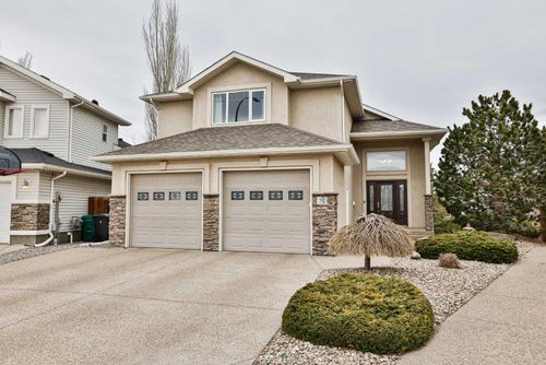 92 Heritage Cir W, Lethbridge, AB, T1K7T3 | Card Image